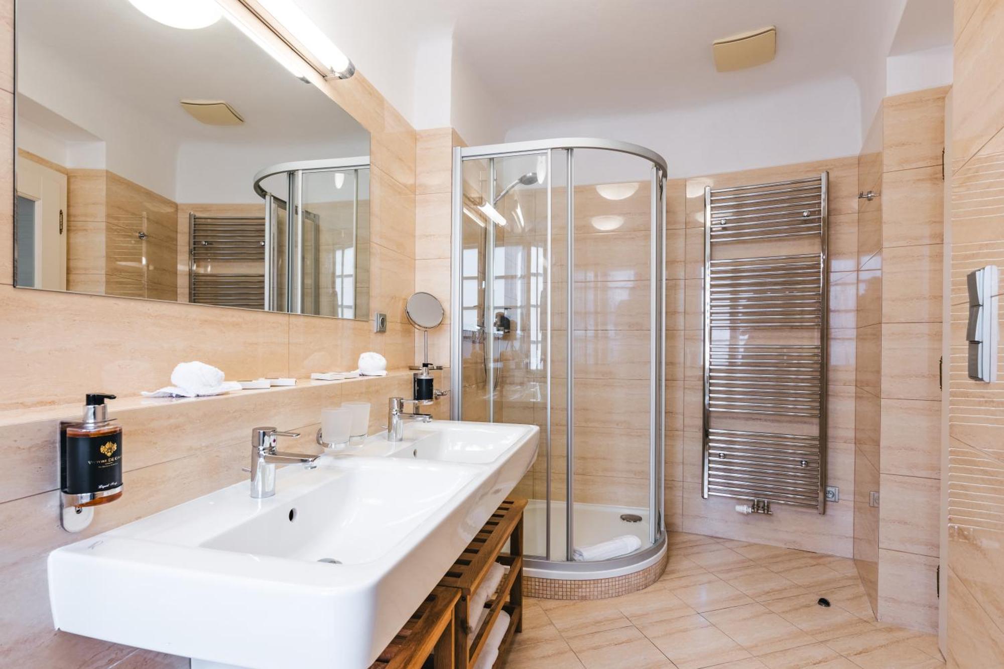 Hotel Latran Чешки Крумлов Екстериор снимка