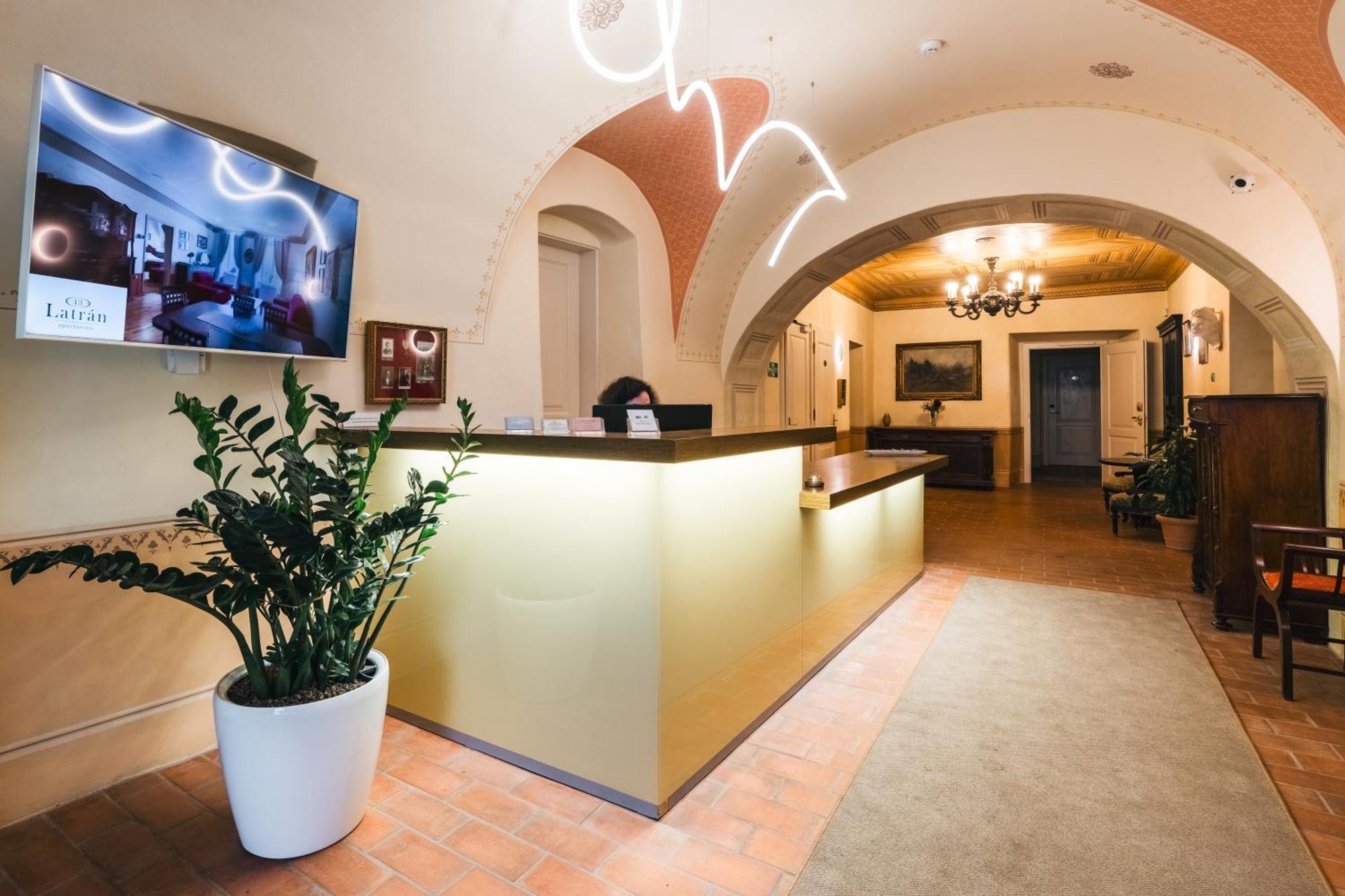 Hotel Latran Чешки Крумлов Екстериор снимка